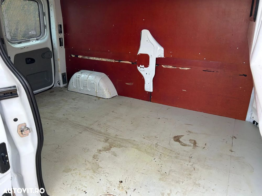 Renault Trafic Combi 2.0 L2H1 4 - 22