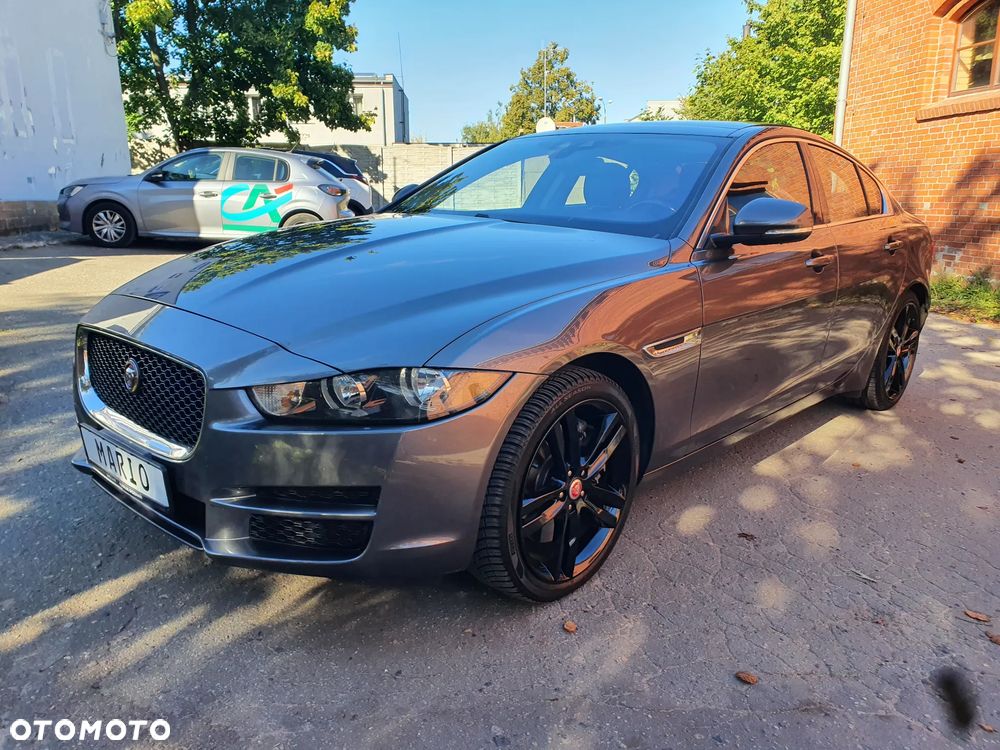 Jaguar XE S - 7