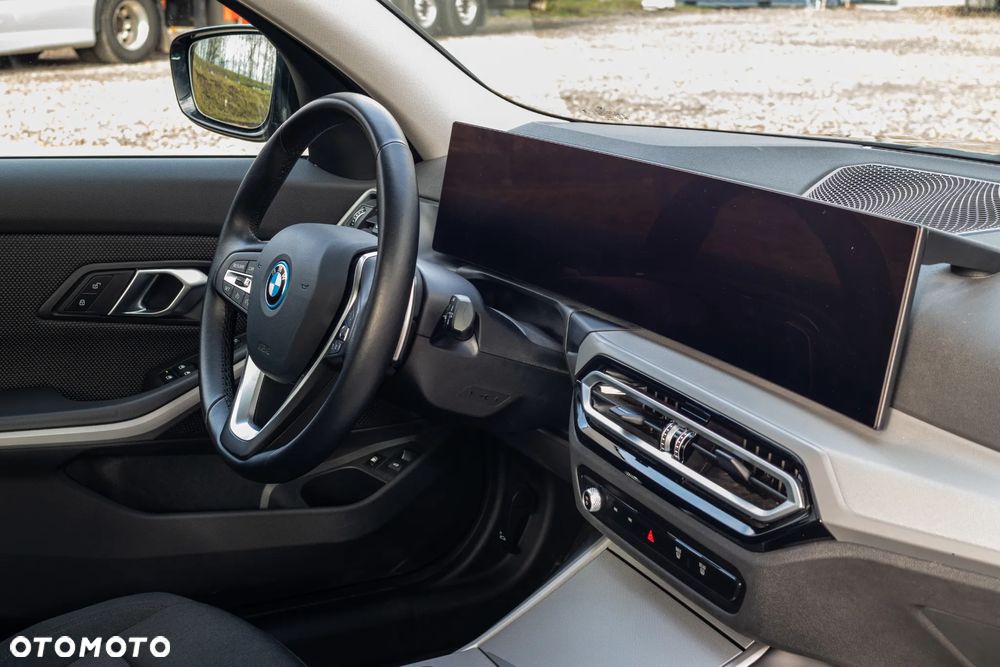 BMW Seria 3 320e Advantage - 23