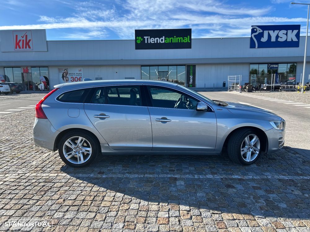 Volvo V60 D6 Plug-In-Hybrid AWD Geartronic Summum - 6