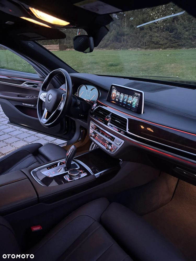 BMW Seria 7 730d xDrive - 24