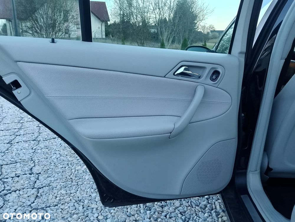 Mercedes-Benz Klasa C 180 Kompressor Avantgarde Starline - 25