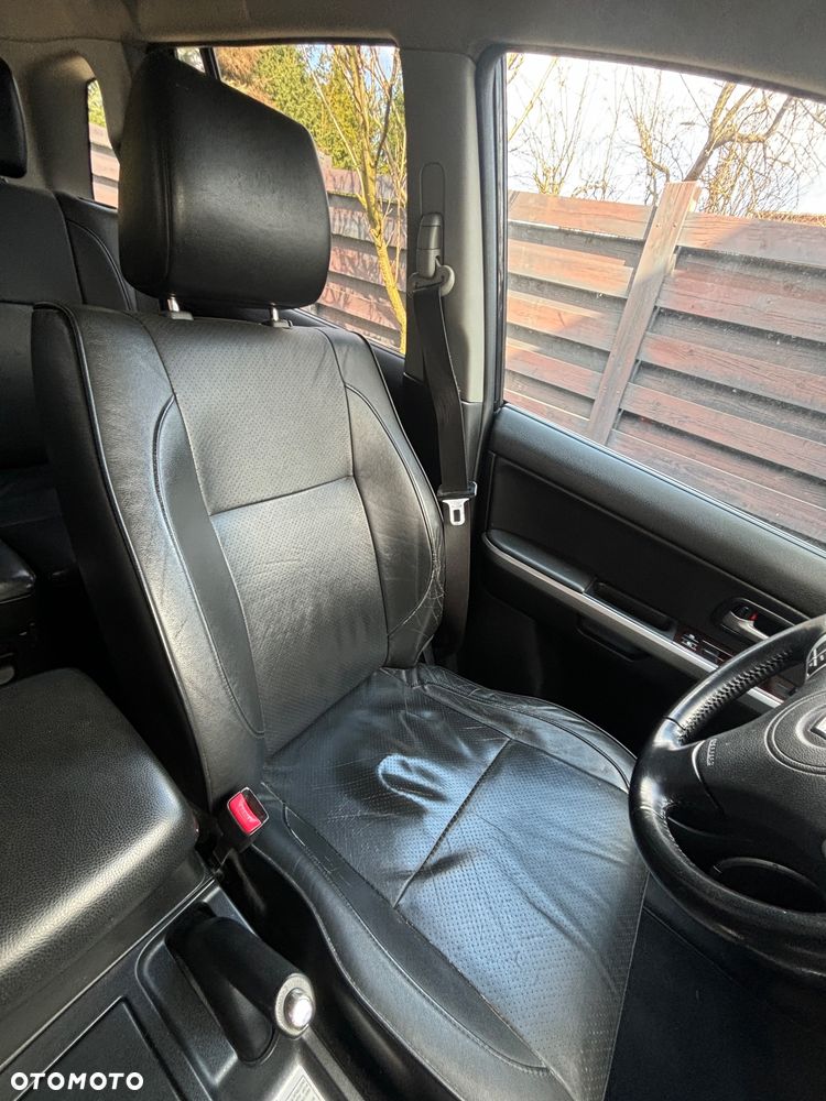 Suzuki Grand Vitara 2.0 De luxe - 20