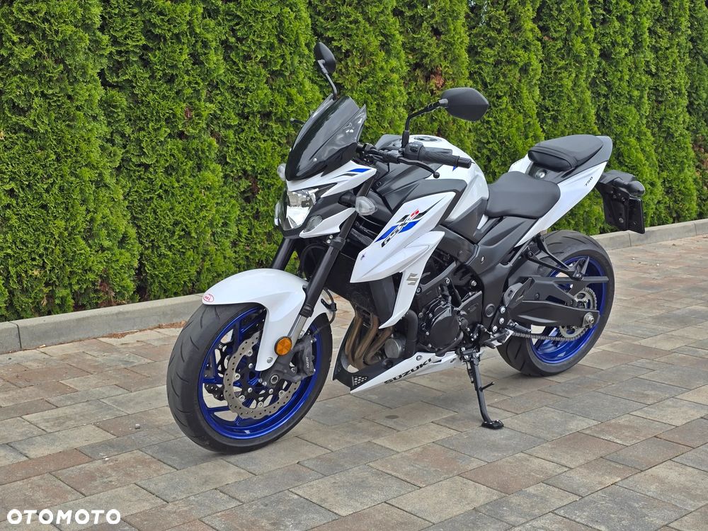 Suzuki GSX - 7