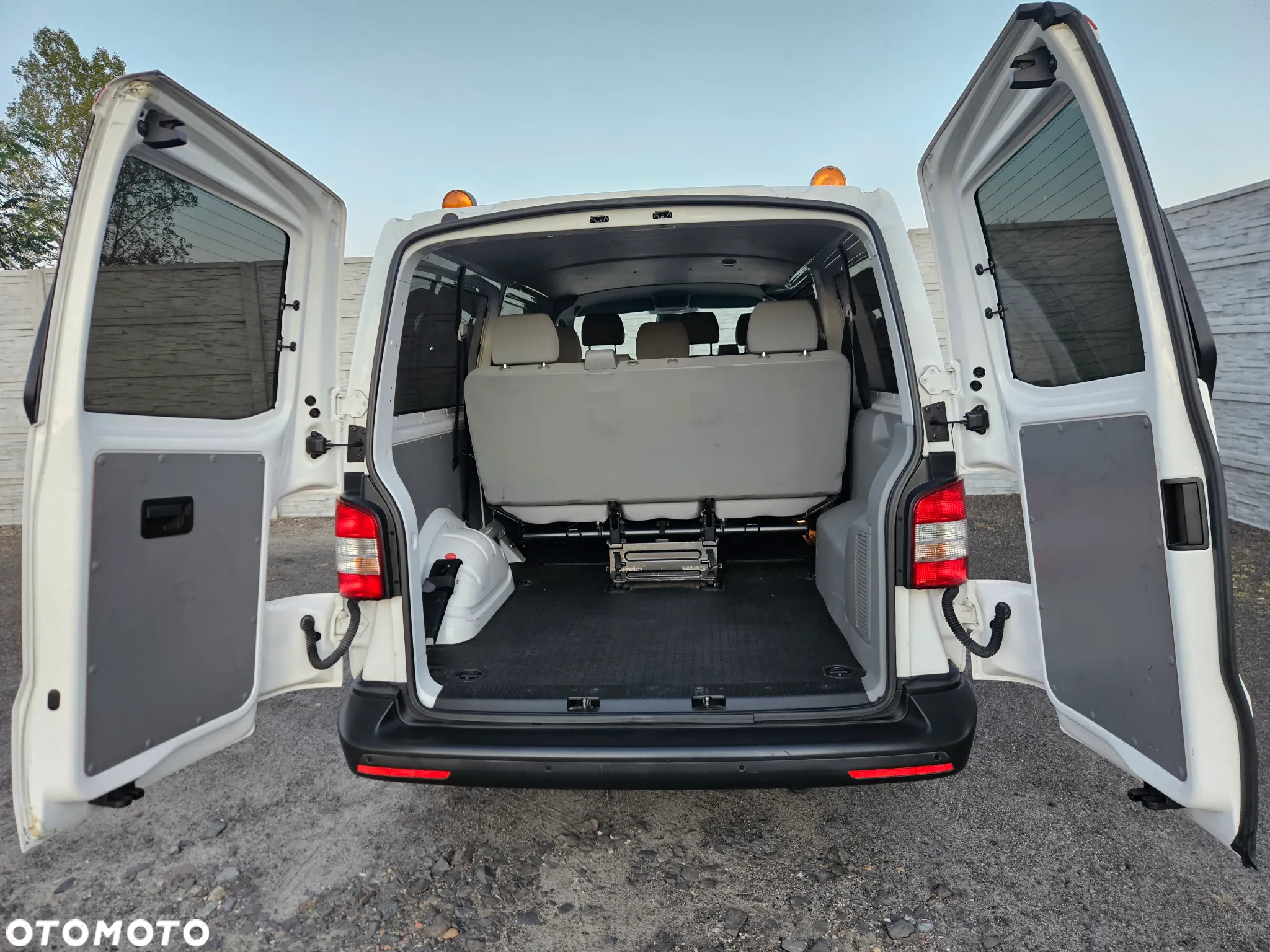 Volkswagen Transporter - 22