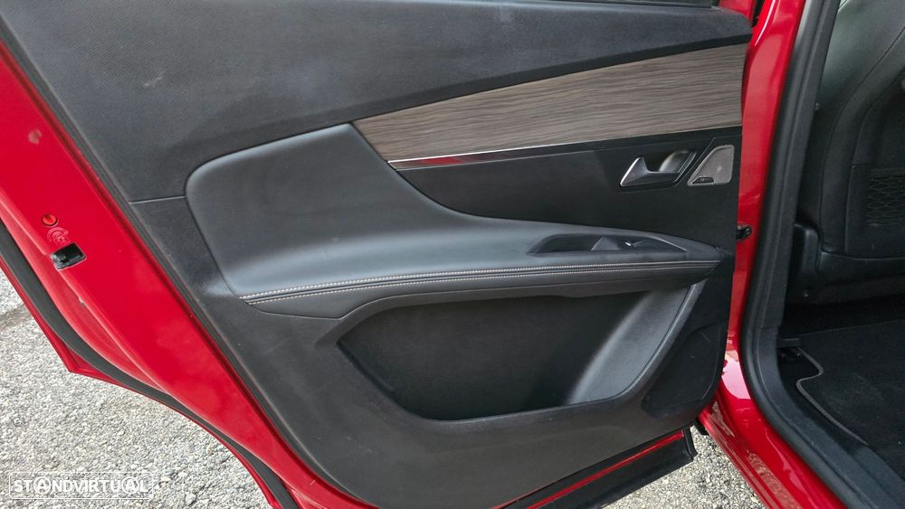 Peugeot 5008 1.5 BlueHDi GT Line J19 EAT8 - 57