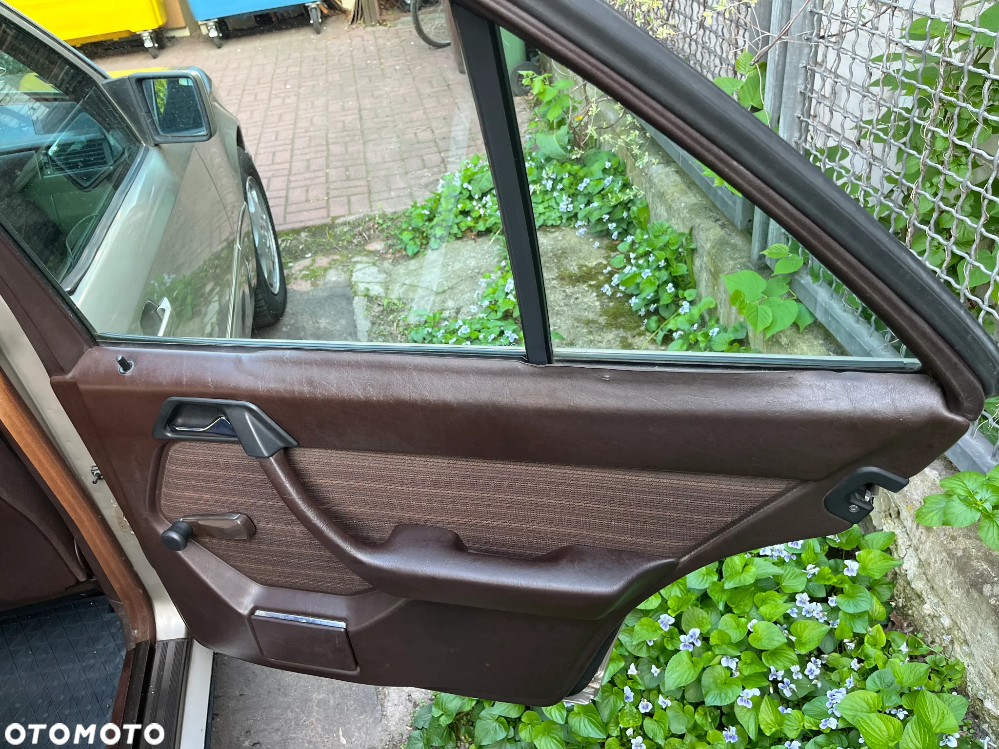 Mercedes-Benz W124 (1984-1993) - 34
