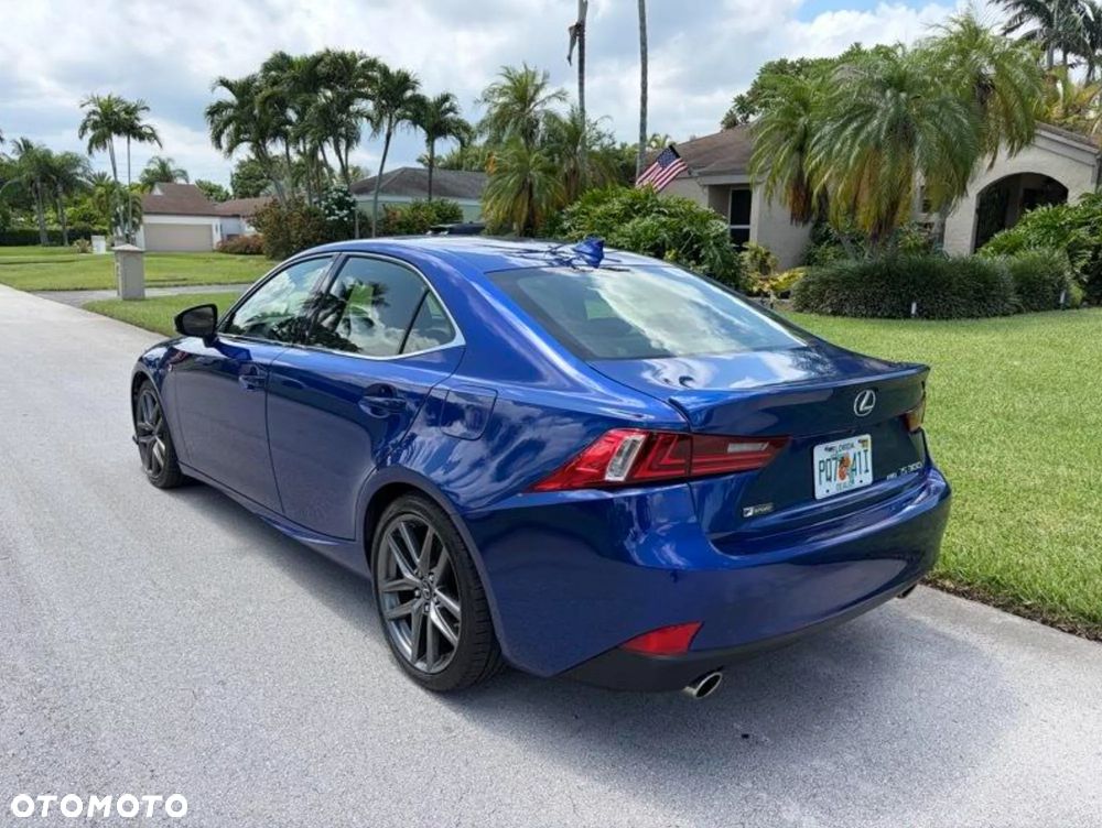 Lexus IS 200t / 300 F Sport - 8