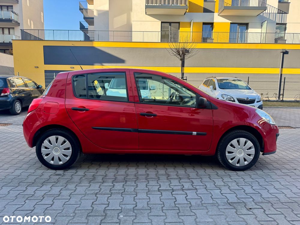Renault Clio - 10