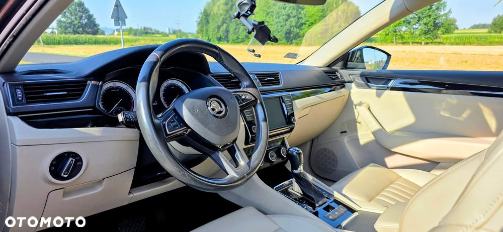 Skoda Superb 2.0 TDI L&K DSG - 2