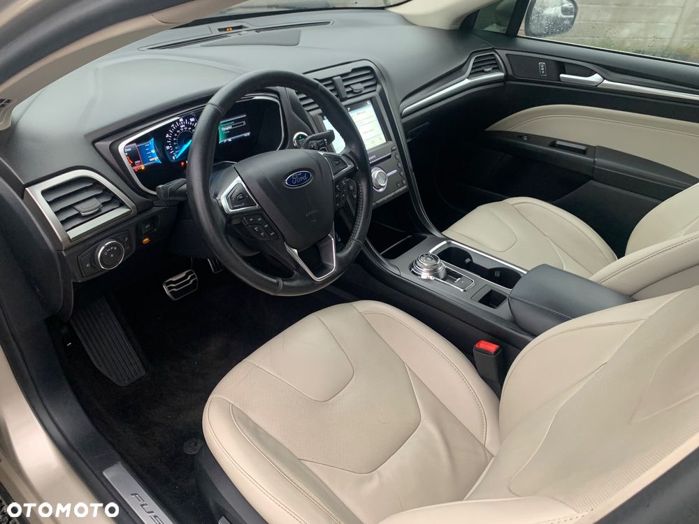 Ford Mondeo 2.0 EcoBoost Titanium - 23