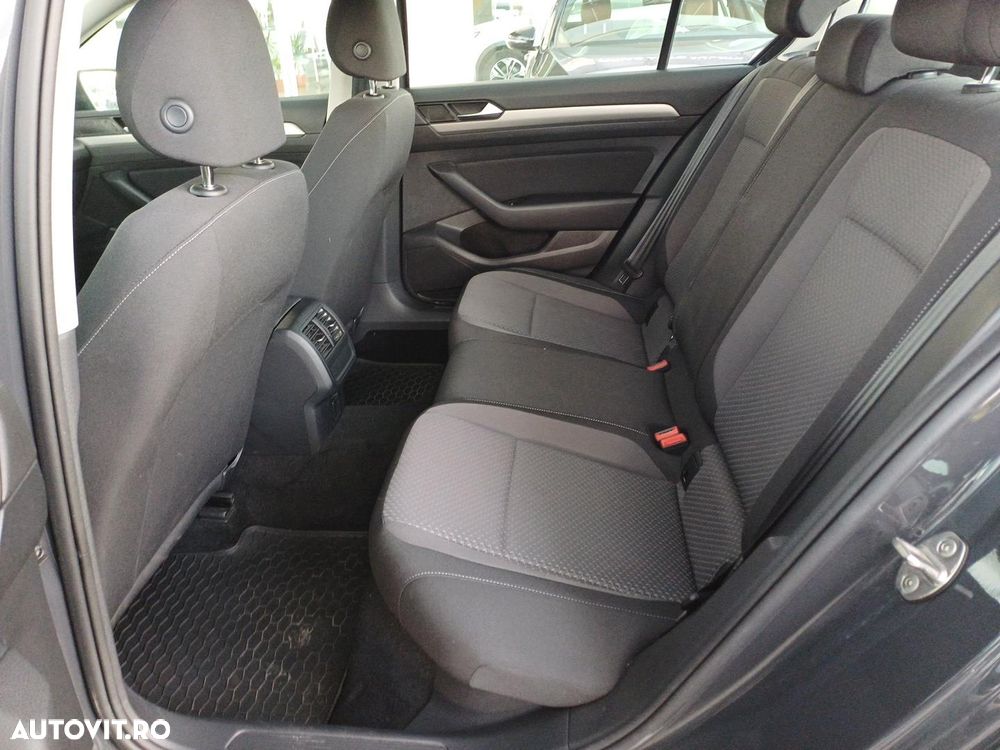 Volkswagen Passat 1.5 TSI ACT Trendline - 16