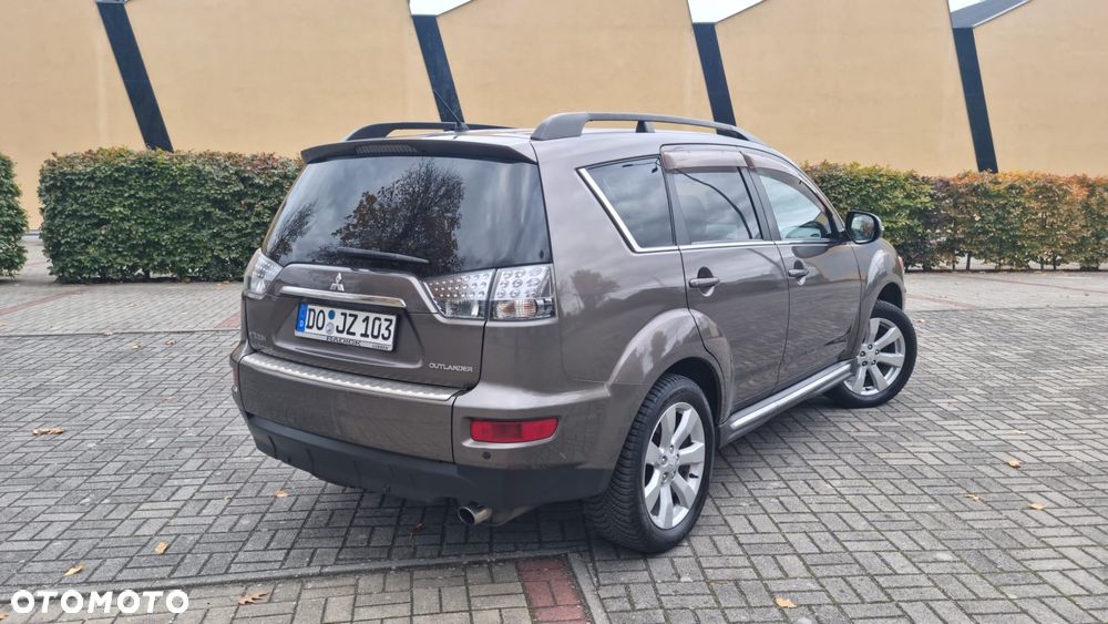 Mitsubishi Outlander 2011 photo 3