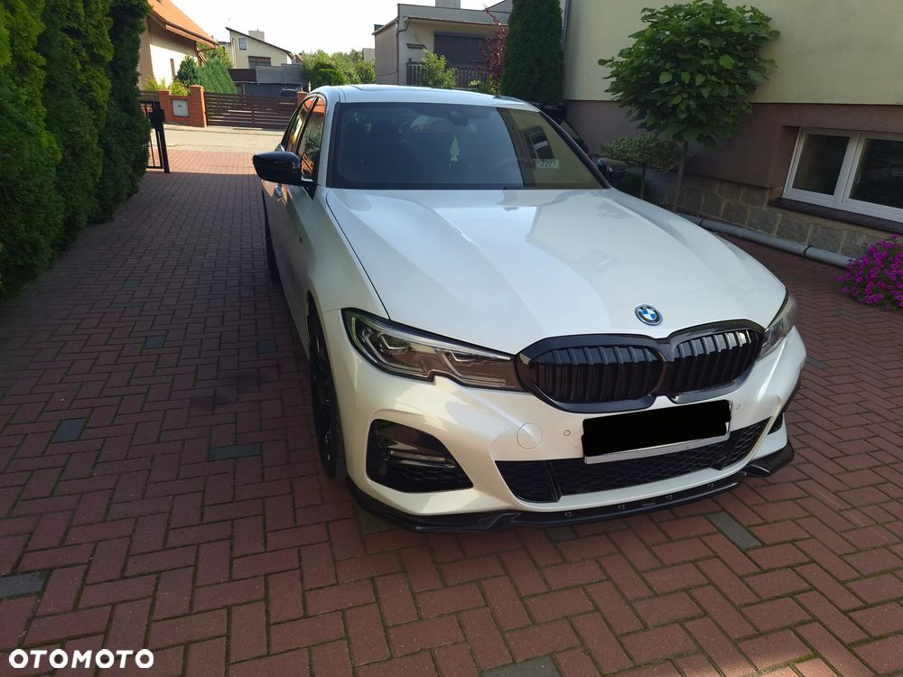 BMW Seria 3 330e xDrive M Sport - 36