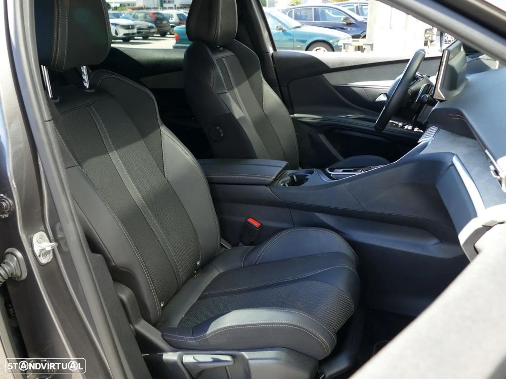 Peugeot 3008 1.5 BlueHDi GT EAT8 - 28