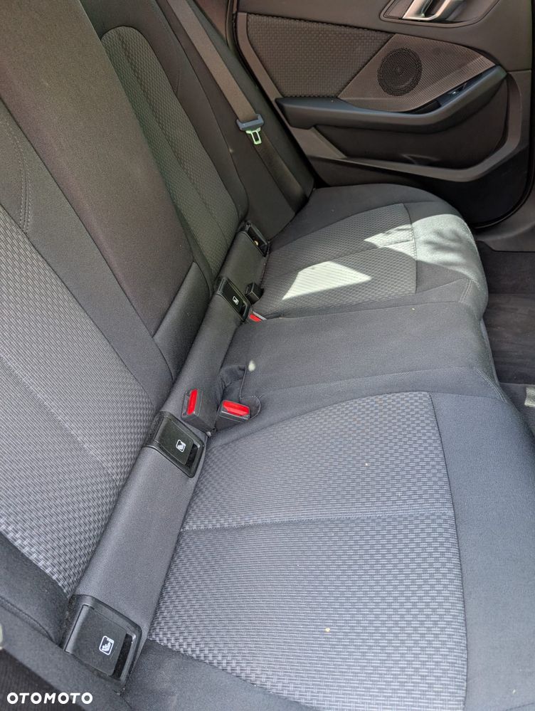 BMW Seria 2 218i Advantage - 13