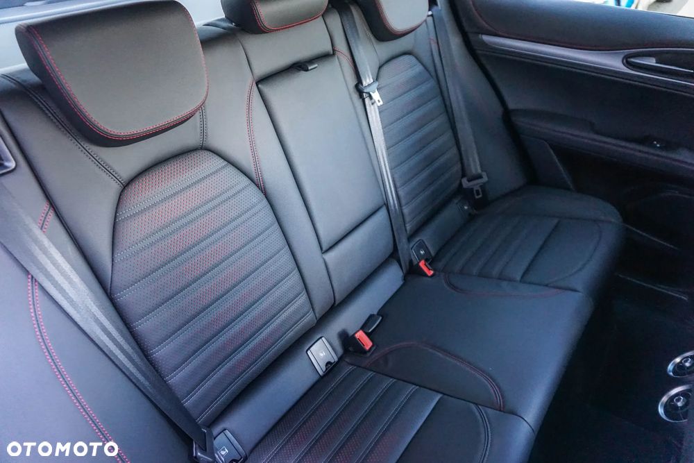 Alfa Romeo Stelvio 2.0 Turbo Tributo Italiano Q4 - 37