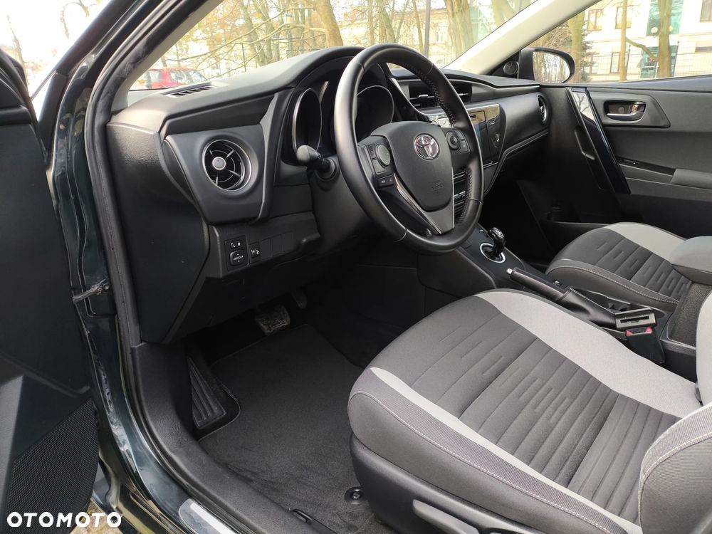 Toyota Auris - 21