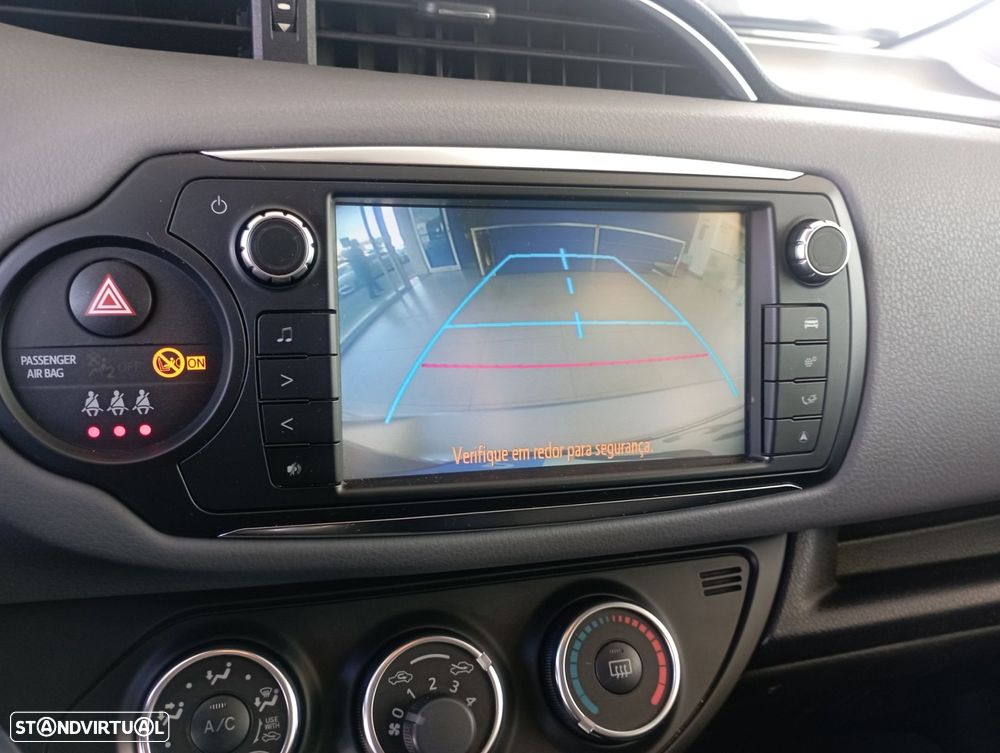 Toyota Yaris 1.4 D-4D Comfort - 14