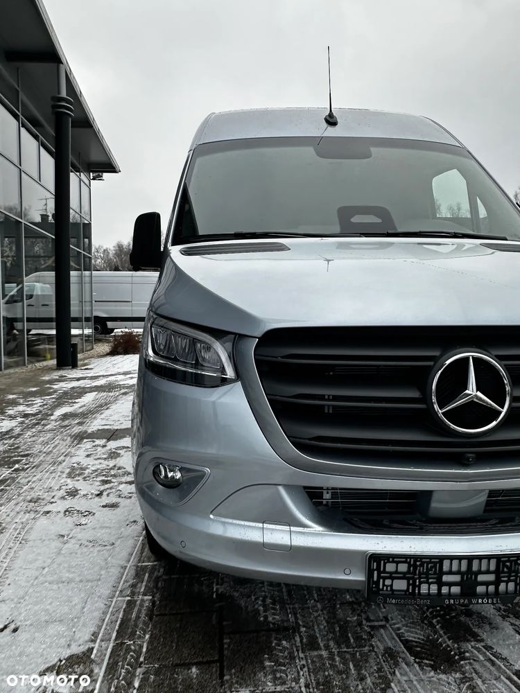 Mercedes-Benz Sprinter 319 CDI Furgon Select długi 4325 mm L3H2 - 11