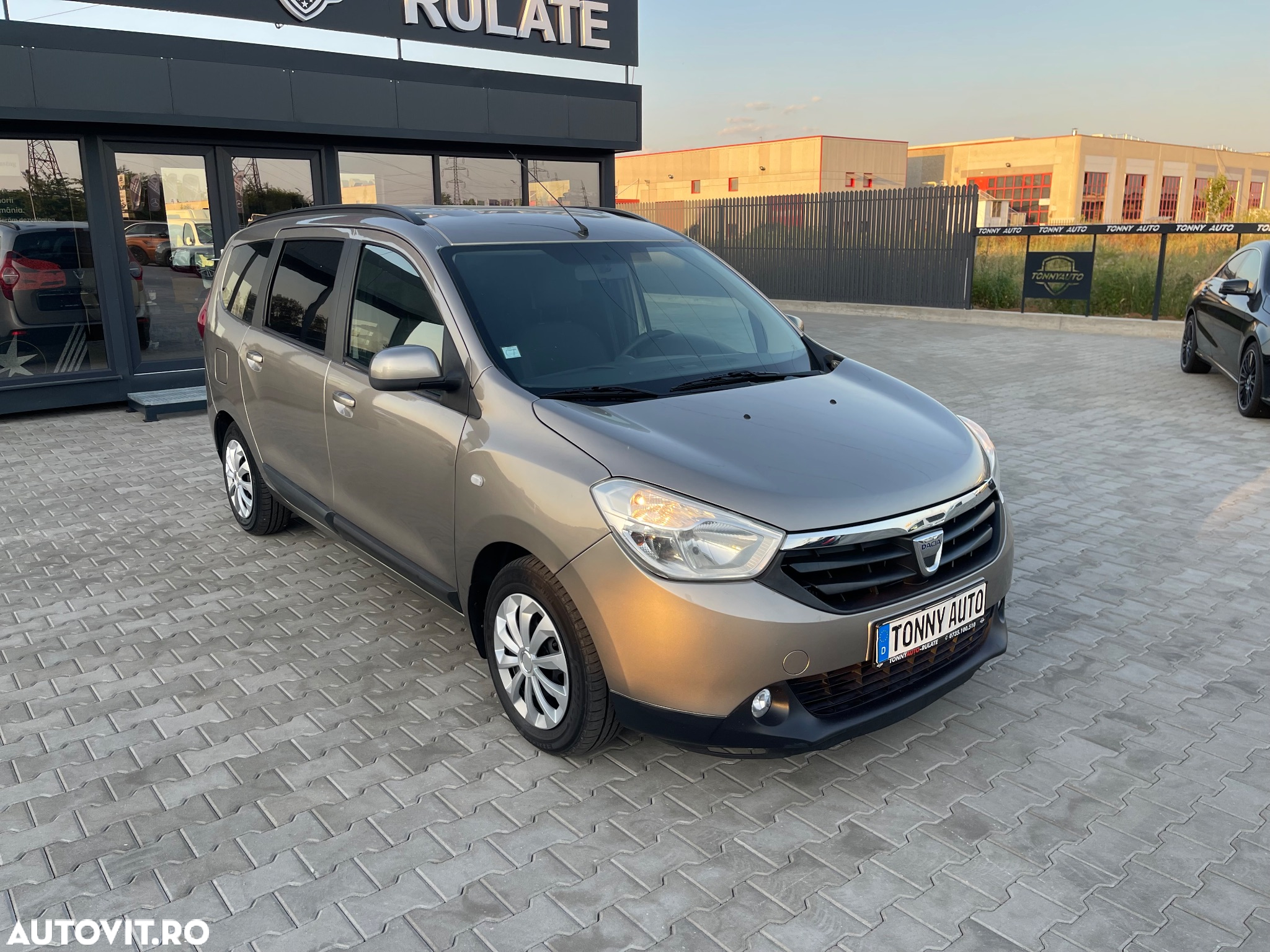 Dacia Lodgy dCi 110 Celebration - 3