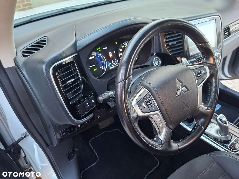 Mitsubishi Outlander Intense - 17