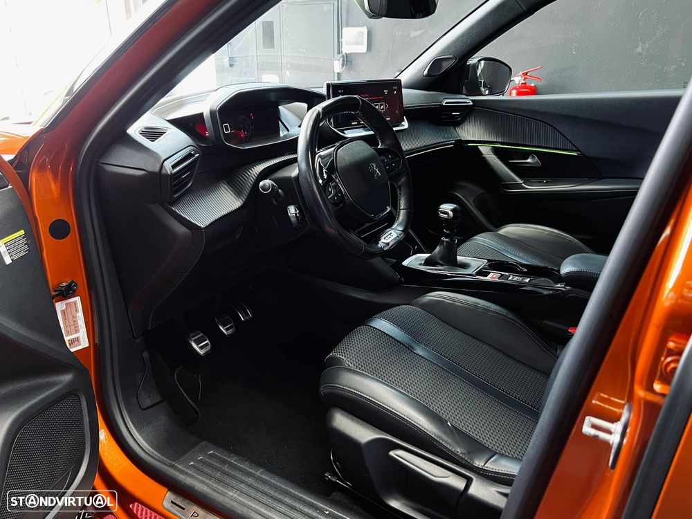 Peugeot 2008 1.2 PureTech GT Line - 14