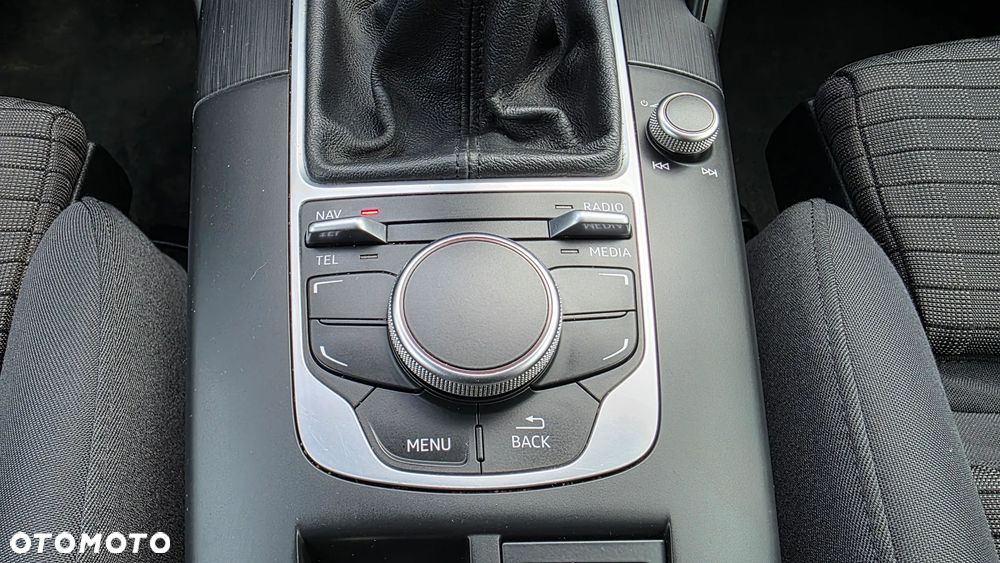 Audi A3 Sportback 2.0 TDI Quattro Ambiente - 21