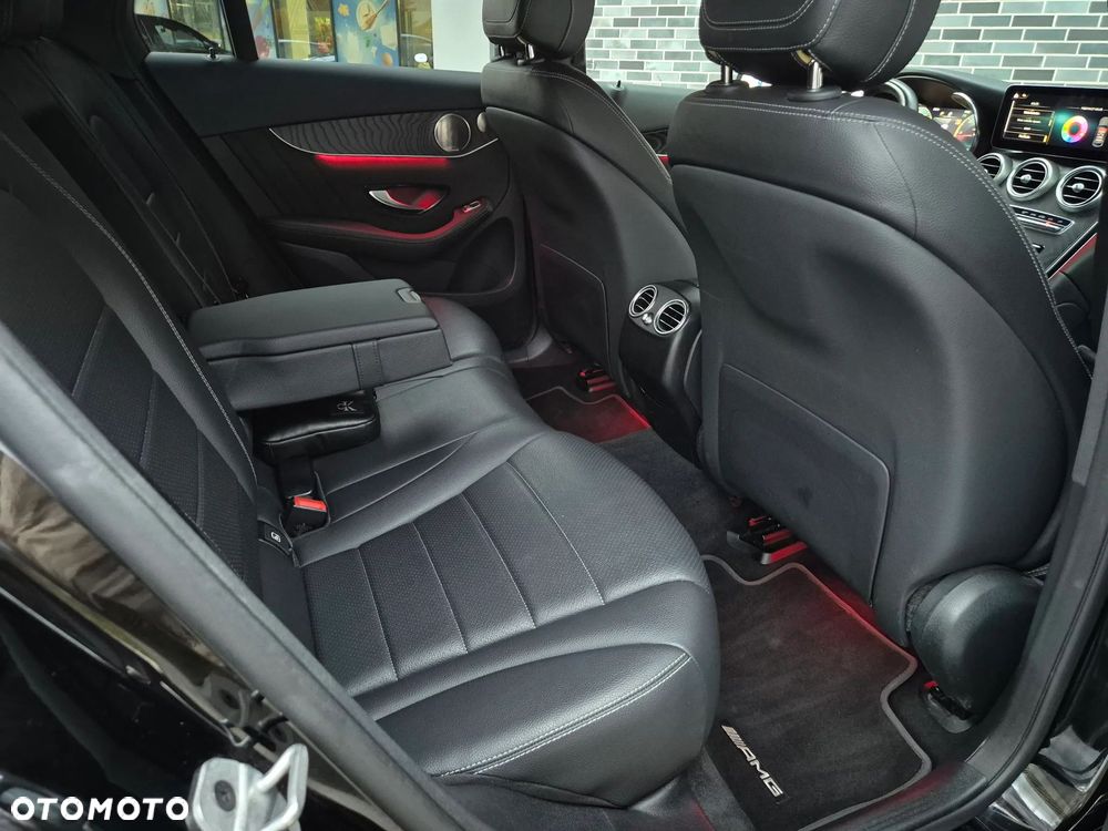 Mercedes-Benz GLC 220 d 4Matic 9G-TRONIC AMG Line Plus - 24