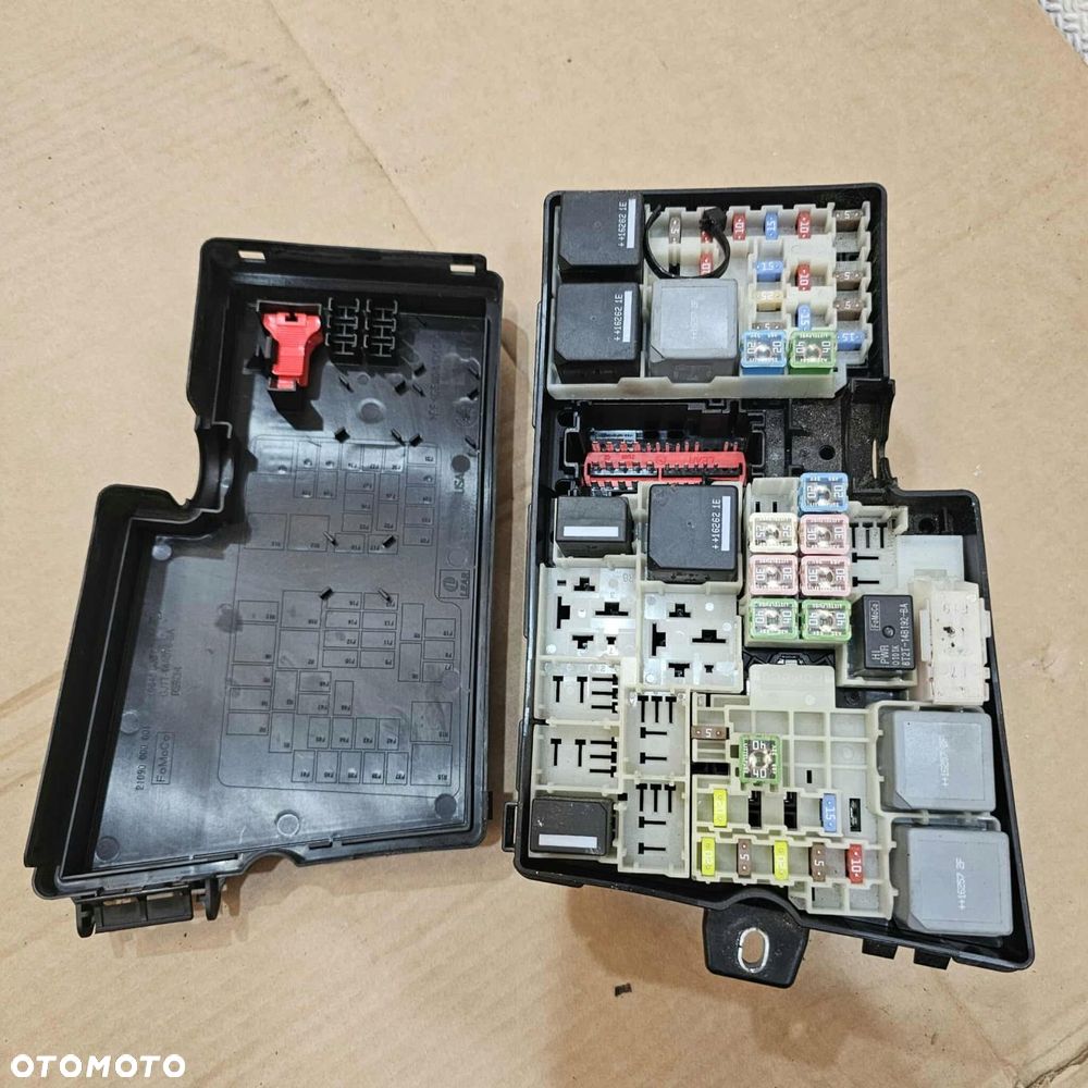 ford escape iii kuga mk2 lift 1.5 skrzynka obudowa puszka bezpieczników - 1