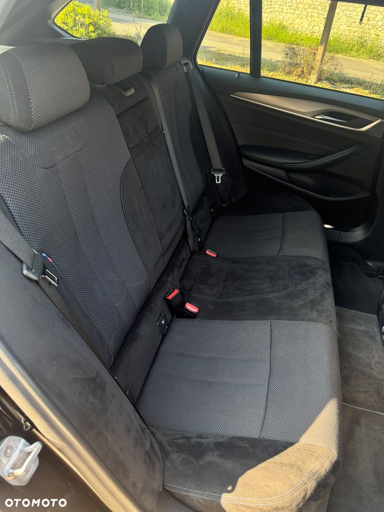 BMW Seria 5 520d xDrive M Sport sport - 12