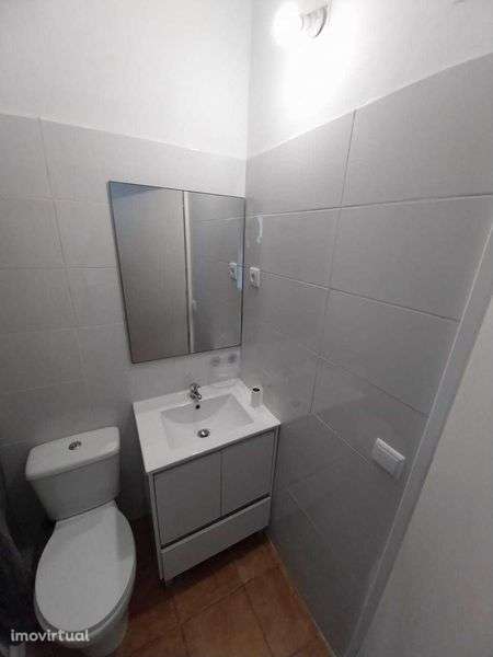 Arrenda-se T0 – Excelente Localização - Grande imagem: 3/4