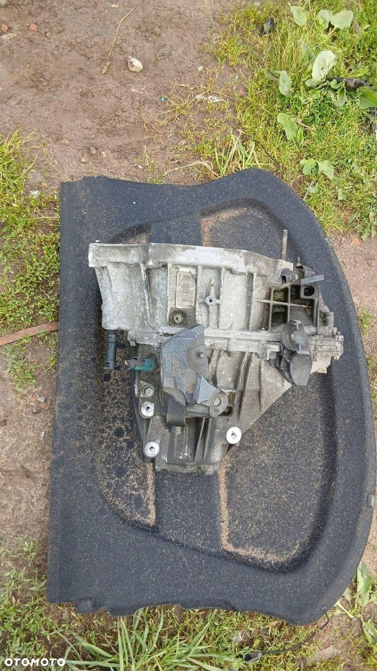 Renault Megane III Manualna skrzynia biegów TL4A040 - 1