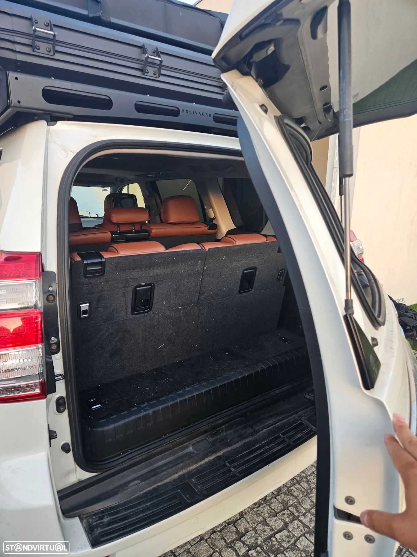 Toyota Land Cruiser - 25