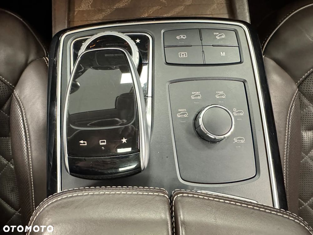 Mercedes-Benz GLS - 18