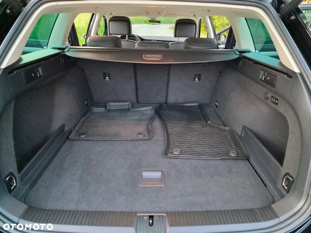 Volkswagen Passat 2.0 TDI SCR (BlueMotion Technology) DSG Highline - 16