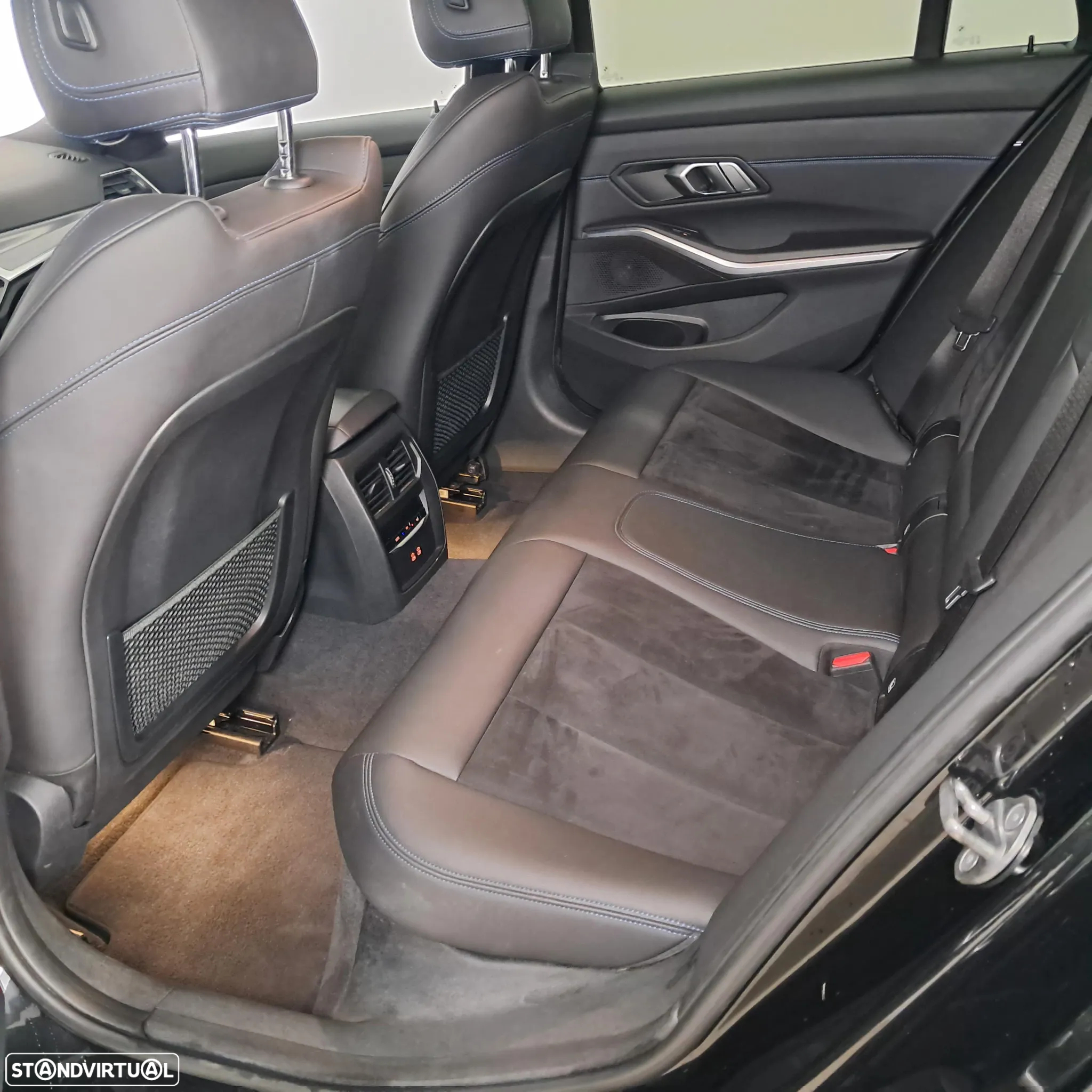 BMW 320 d Touring Pack Desportivo M Auto - 4