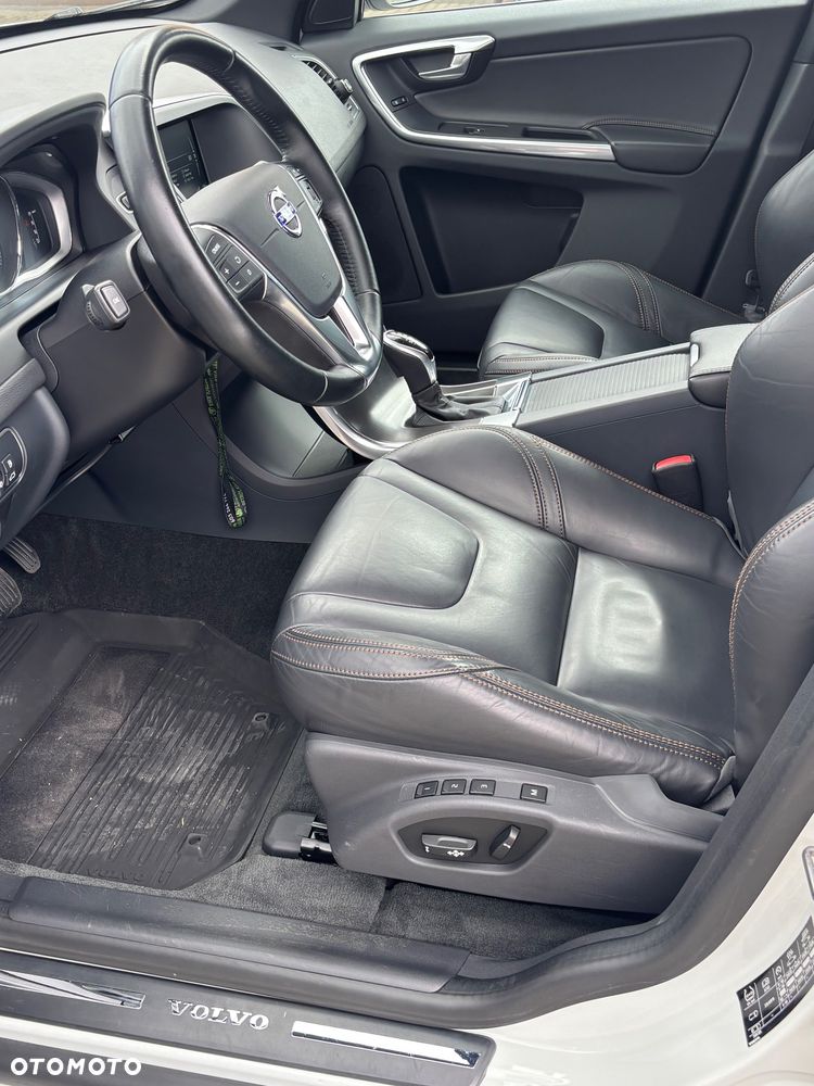 Volvo XC 60 D4 AWD Momentum - 13