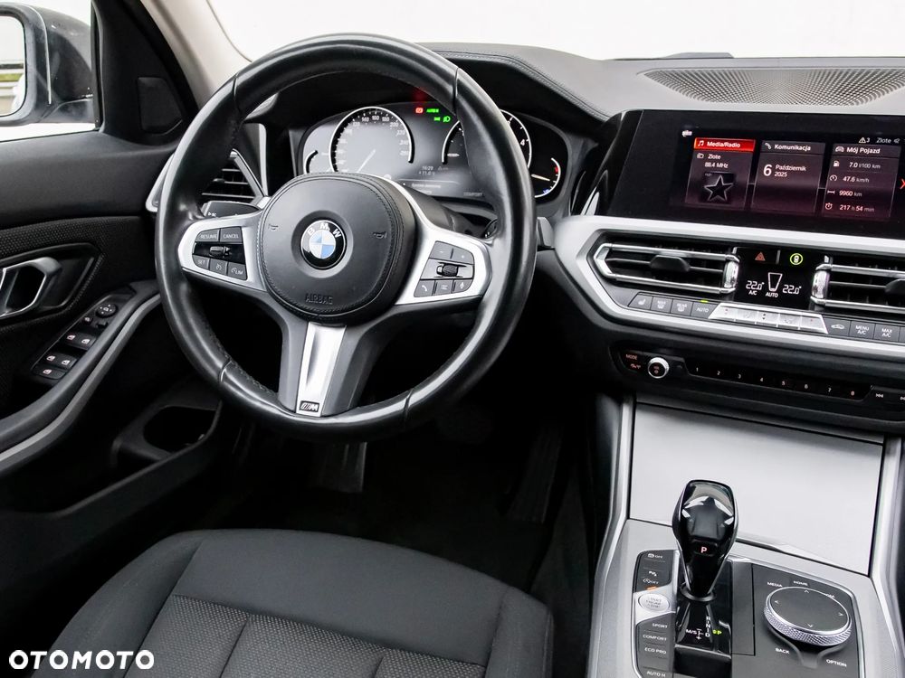 BMW Seria 3 318d M Sport - 14