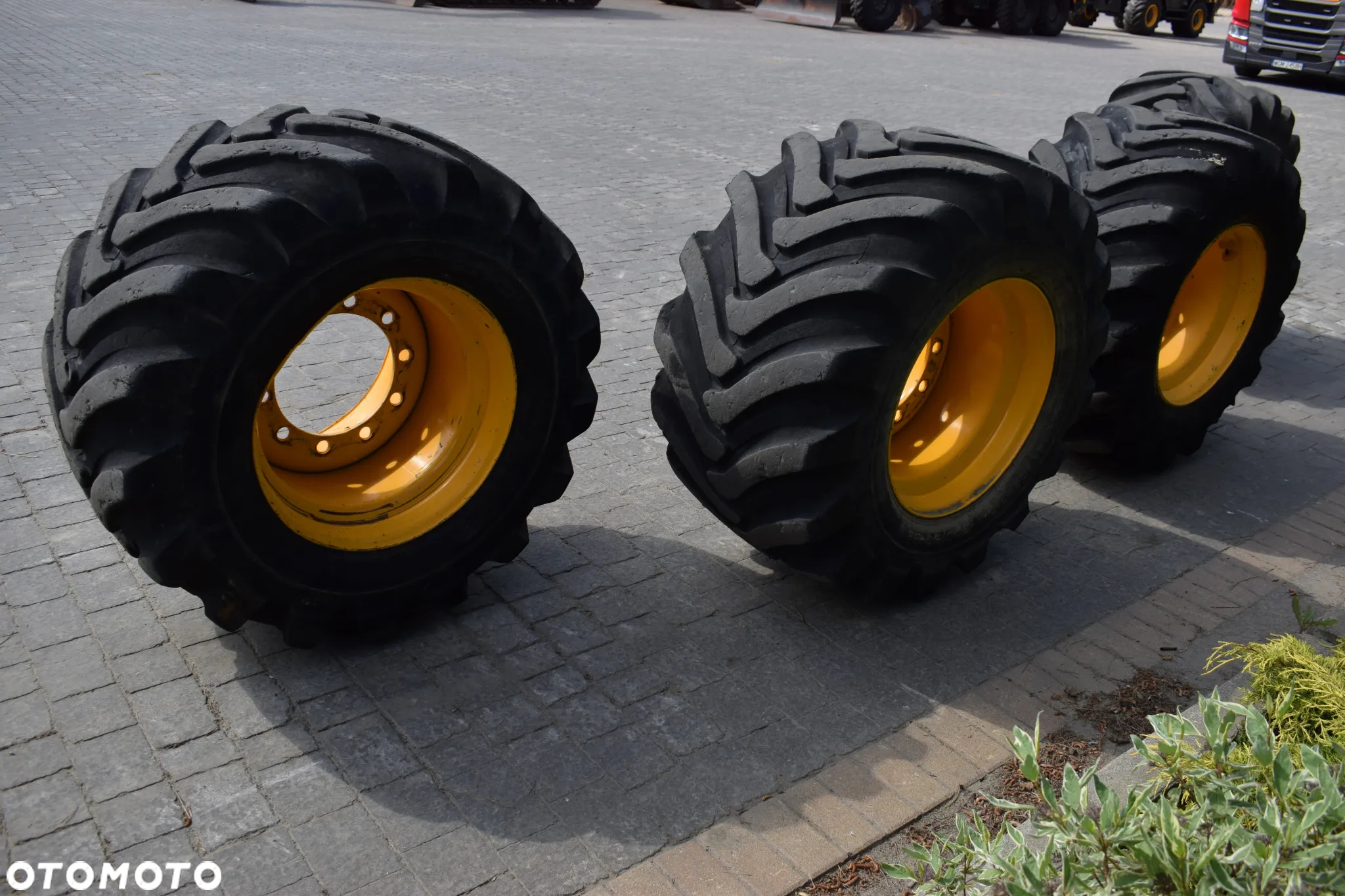 Koła R22.5 Nokian 600/50- 22.5 do koparki opony balony 24 płótna - 19