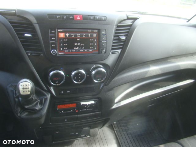 Iveco DAILY 40 C 17 3.0TDI CIĄGNIK SIODŁOWY Z NACZEPĄ CLIXSTAR PRAWOJAZDY E DO B 3400KGŁADOWNOŚCI - 18