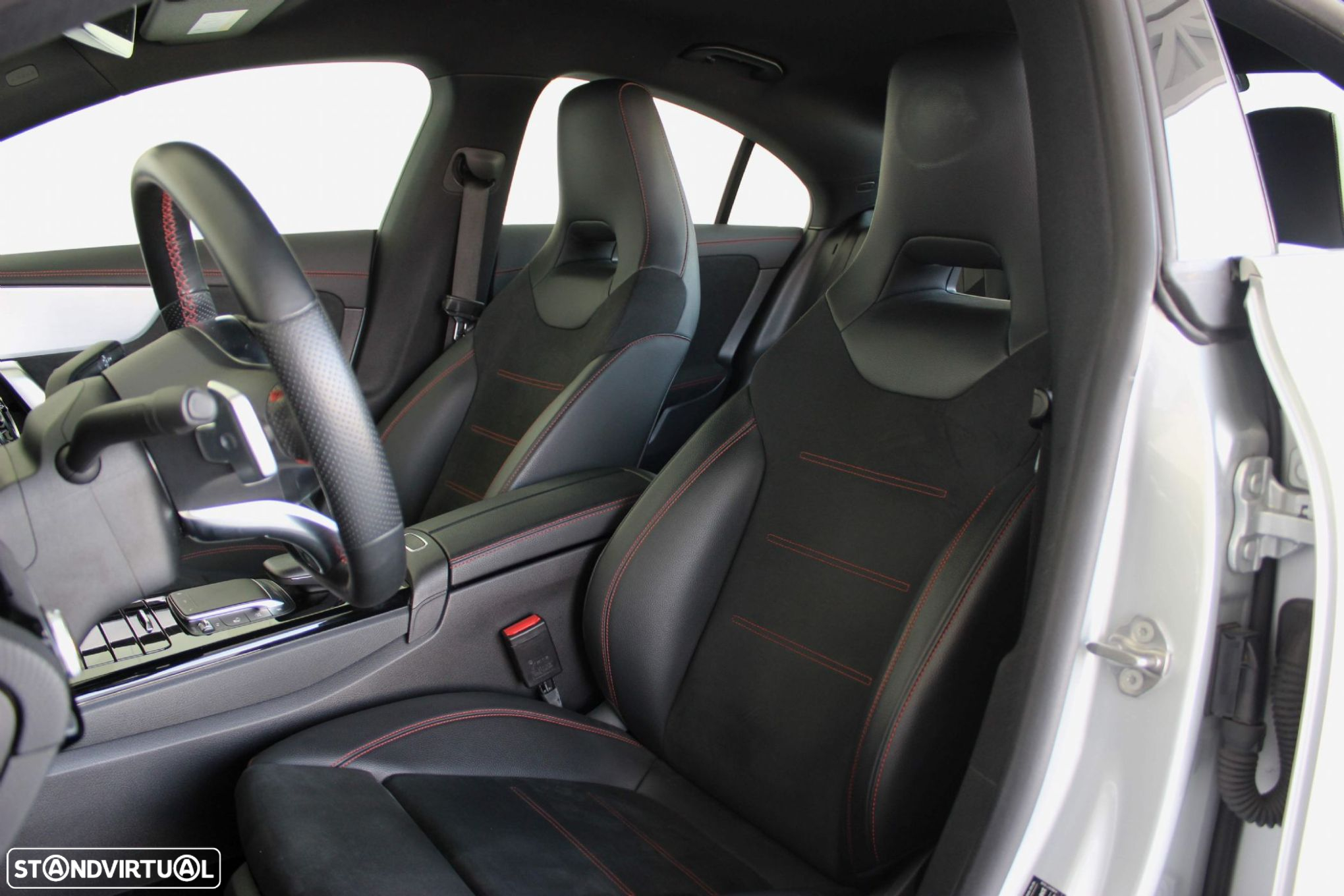 Mercedes-Benz CLA 250 e AMG Line - 16
