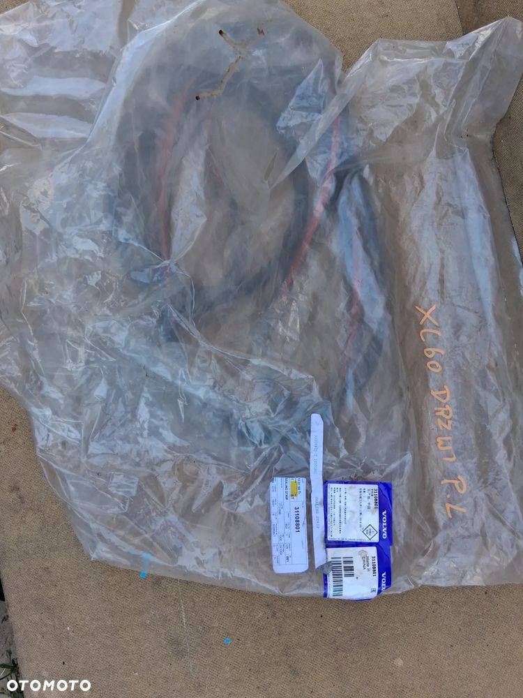 VOLVO XC60 II uszczelka klejona drzwi przod prawe lewe - 3