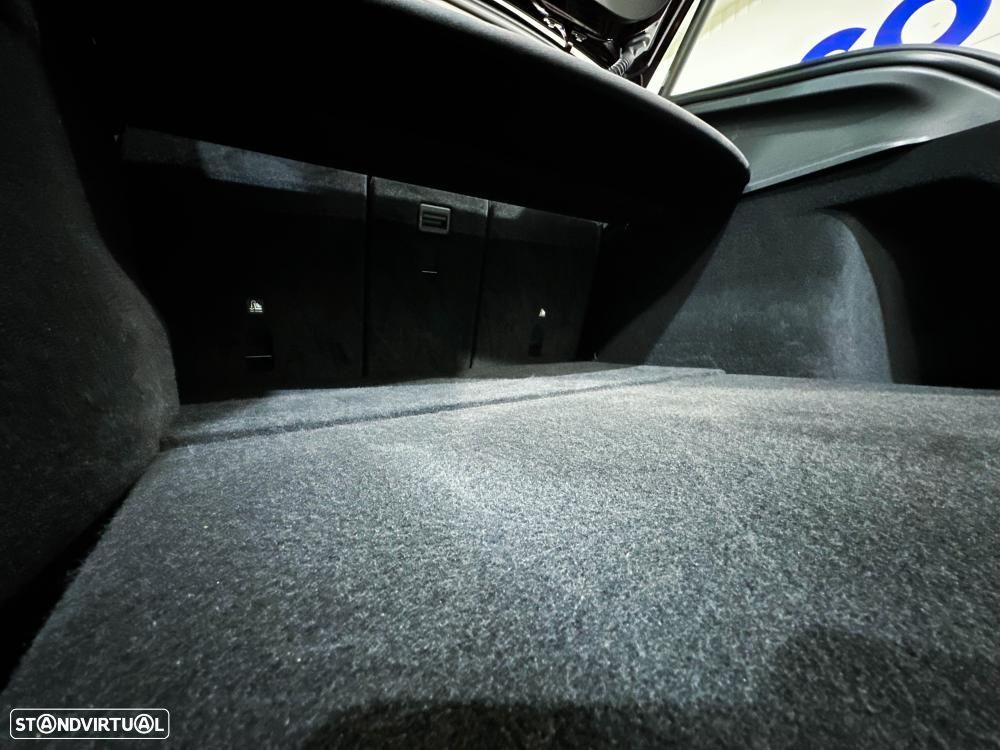 Tesla Model Y Performance Dual Motor AWD — fotografia 57