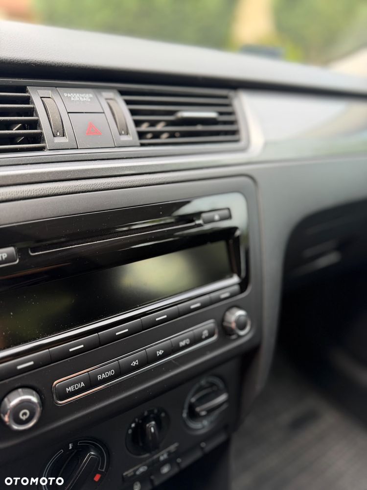 Skoda RAPID 1.2 TSI Ambition - 10