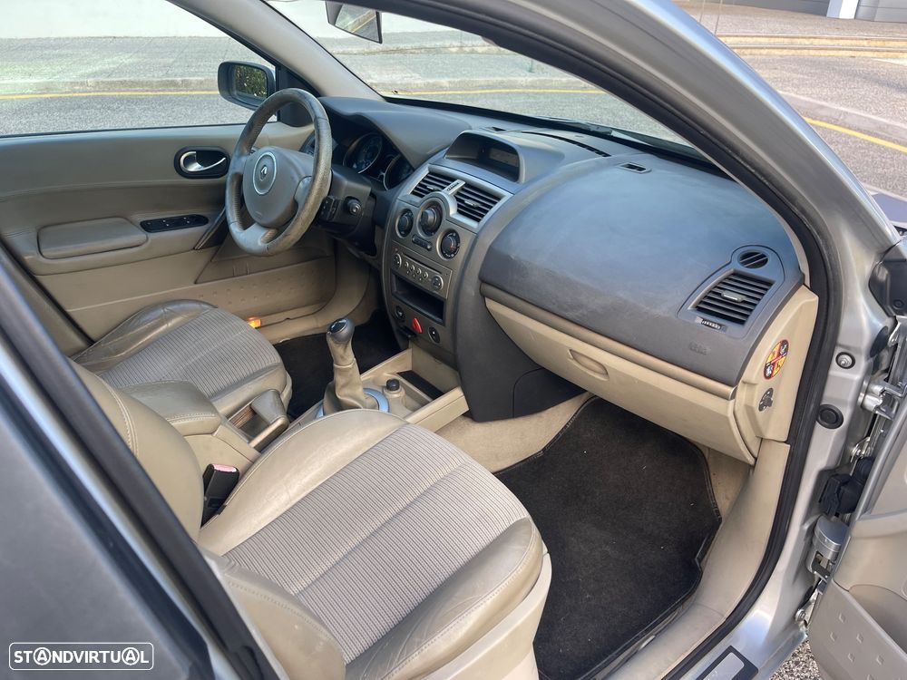 Renault Mégane Break 1.5 dCi Dynamique - 9