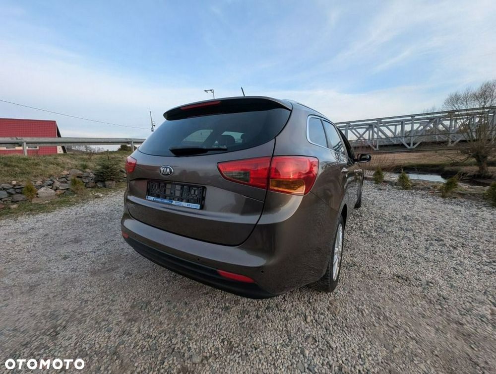 Kia Ceed - 9