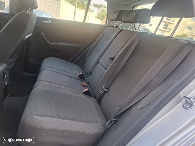 VW Golf Plus 1.9 TDi Trendline AC - 27