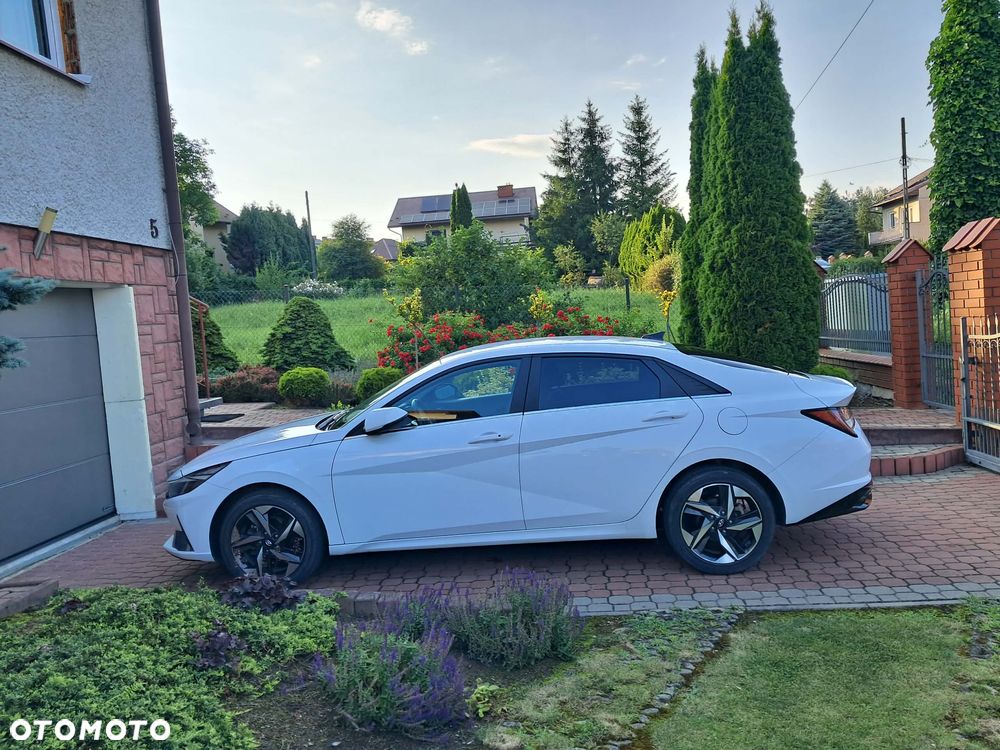 Hyundai Elantra 1.6 Executive - 9