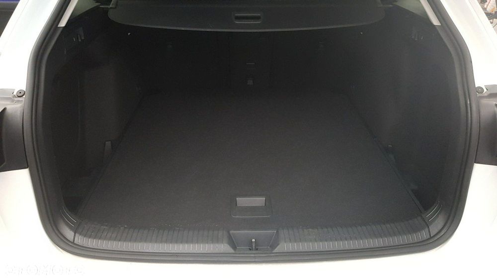 Volkswagen Golf - 23